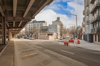 352 Meeker Ave in Brooklyn, NY - Building Photo - Building Photo