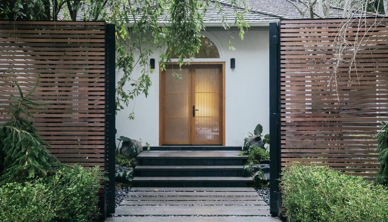 15 Wagon Ln in East Hampton, NY - Building Photo