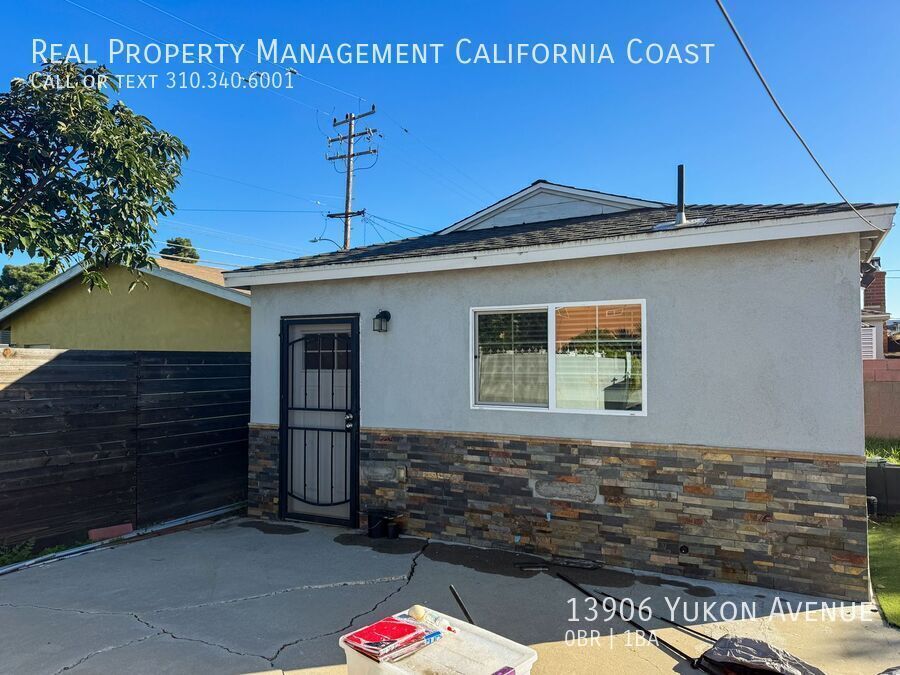 13906 Yukon Ave in Hawthorne, CA - Building Photo