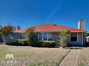 11825 Garden Terrace Dr in Dallas, TX - Foto de edificio - Building Photo