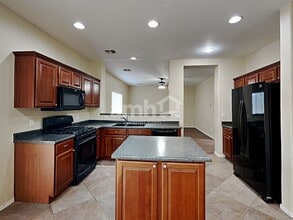 17646 W Bridger St in Surprise, AZ - Foto de edificio - Building Photo