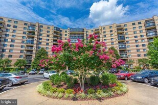 8370 Greensboro Dr, Unit #1009 in McLean, VA - Building Photo