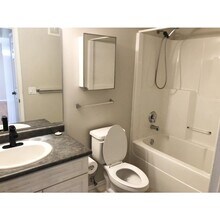 215 Lowe Rd in Saskatoon, SK - Building Photo - Building Photo