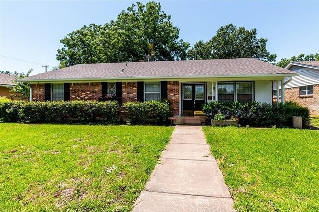 1840 Baxley Dr in Carrollton, TX - Building Photo - Building Photo