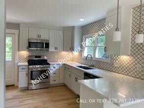 7 Bassett Rd in Asheville, NC - Building Photo - Building Photo