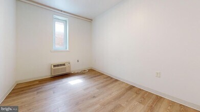 5824 N 13th St, Unit 2 in Philadelphia, PA - Building Photo - Building Photo