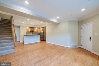 256 Urban Avenue in Gaithersburg, MD - Building Photo - Building Photo