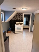 18402 Melville Rd, Unit UP in Cleveland, OH - Building Photo - Building Photo