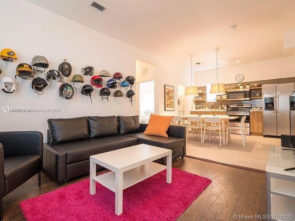 920 SW 9th St in Miami, FL - Building Photo