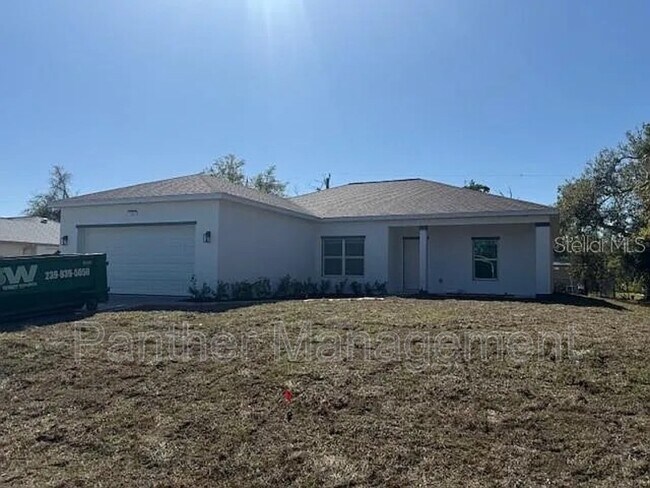 5281 Gillot Blvd in Port Charlotte, FL - Building Photo - Building Photo