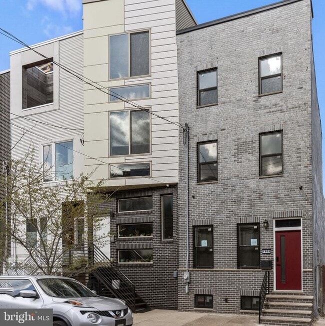 property at 1909 E Cumberland St