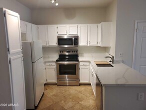 7009 E Acoma Dr in Scottsdale, AZ - Foto de edificio - Building Photo