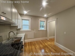 11 Belmont Square in Somerville, MA - Foto de edificio - Building Photo