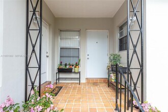 221 Antiquera Ave in Coral Gables, FL - Building Photo - Building Photo