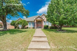 2302 Highbank Dr in Mesquite, TX - Building Photo