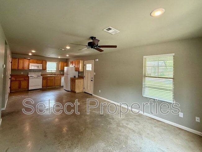 716 W Huntington Ave in Jonesboro, AR - Building Photo - Building Photo