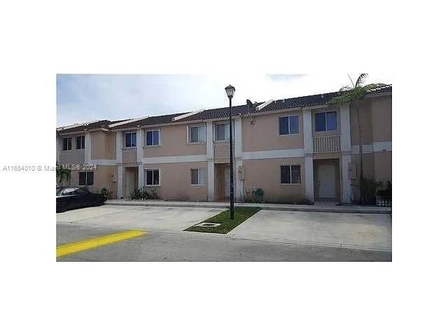 14112 SW 179th St in Miami, FL - Foto de edificio