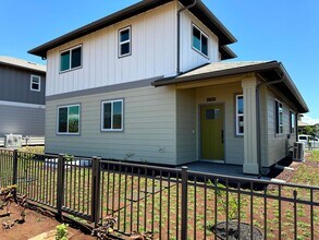 91-1658-1892 Kapeku Lp in Ewa Beach, HI - Building Photo - Building Photo