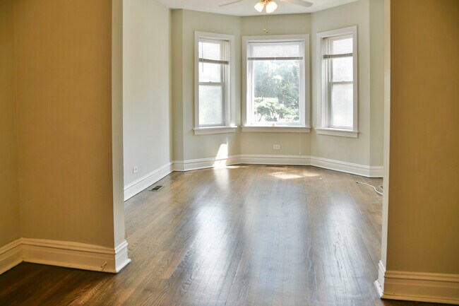 1460 W Grace St, Unit 1 in Chicago, IL - Building Photo - Building Photo