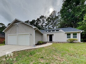 9033 Hamilton Ct in Jonesboro, GA - Building Photo