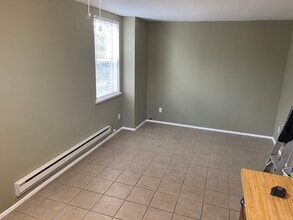 2713 S Alder St, Unit 2nd Floor in Philadelphia, PA - Building Photo - Building Photo