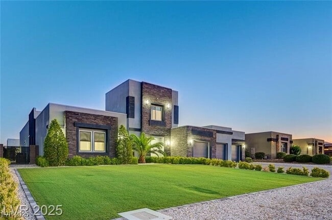 8081 W Ford Ave in Las Vegas, NV - Building Photo - Building Photo