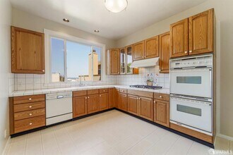 928 Greenwich St in San Francisco, CA - Building Photo - Building Photo