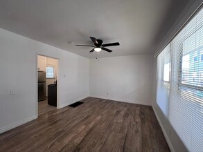 5279 E The Toledo in Long Beach, CA - Building Photo - Building Photo