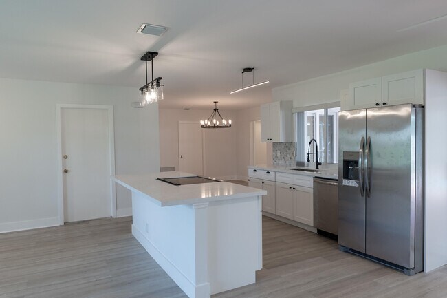 905 Sunset Rd in Boynton Beach, FL - Building Photo - Building Photo