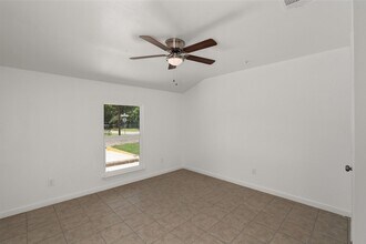 316 W 7th St, Unit 104 in Mount Pleasant, TX - Building Photo - Building Photo