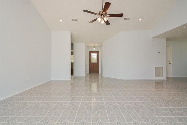 15702 Timber Rock Dr in Houston, TX - Building Photo - Building Photo