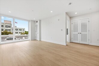 303 Madison St in Hoboken, NJ - Building Photo - Building Photo