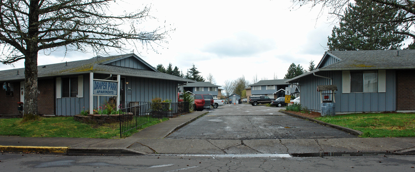 Draper Park Apartments in Albany, OR - Building Photo