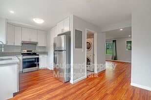 995 Awaawaanoa Pl in Honolulu, HI - Building Photo