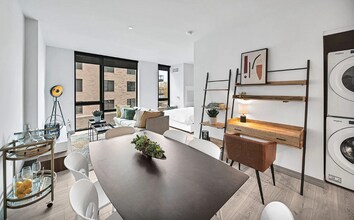 2141 N Elston Ave, Unit 477 in Chicago, IL - Building Photo - Building Photo