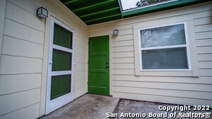 130 E Norwood Ct in San Antonio, TX - Building Photo - Building Photo