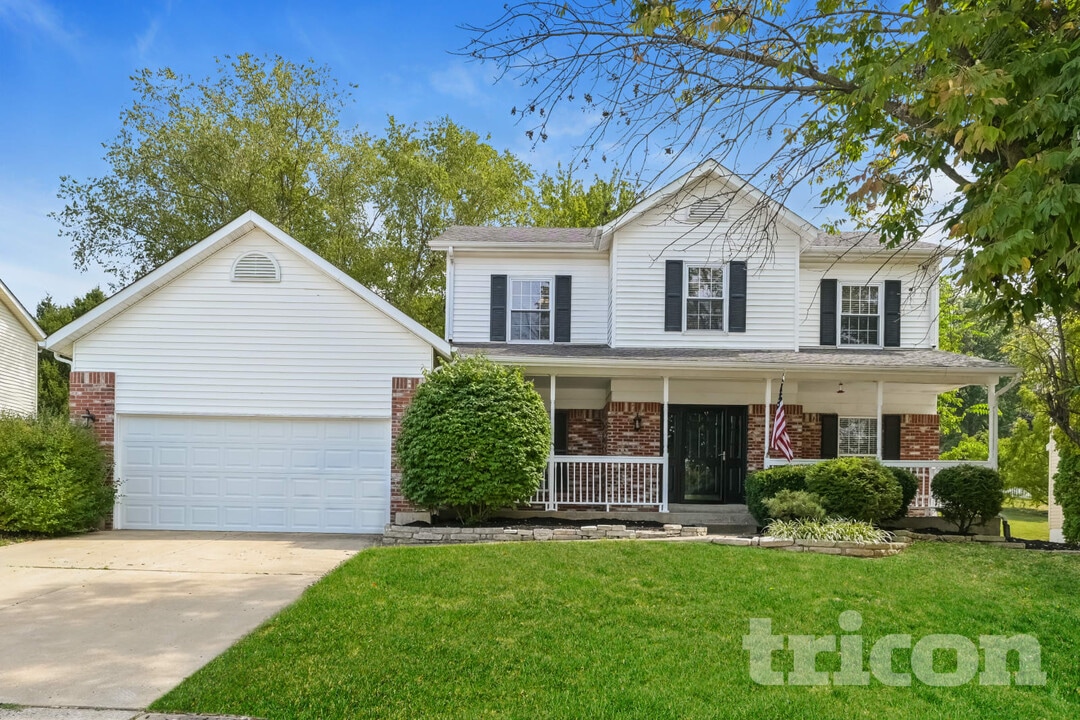 2924 Kettering Dr in St. Charles, MO - Building Photo