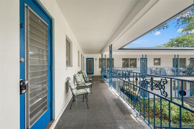 property at 800 Beach Dr NE