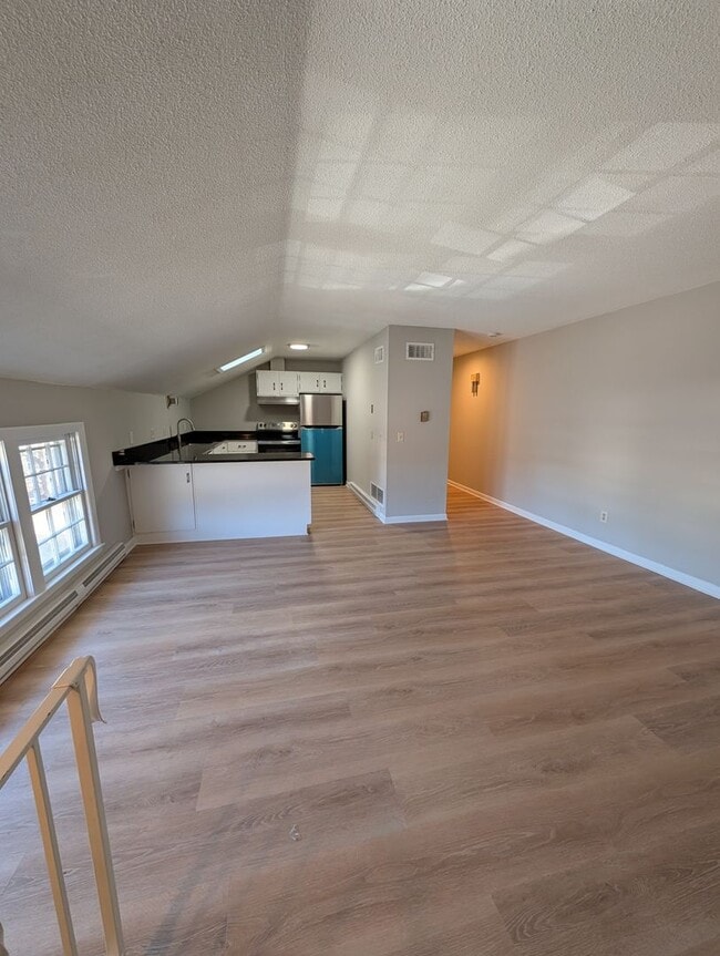 240 S Main St in Uxbridge, MA - Building Photo - Building Photo