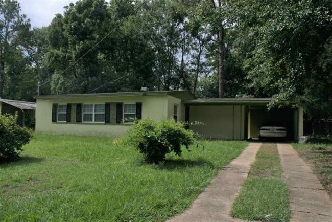 property at 926 Apache St
