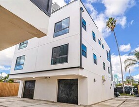6222 1/2 Banner Ave in Los Angeles, CA - Building Photo - Building Photo