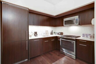 99 Water St in New York, NY - Building Photo - Building Photo