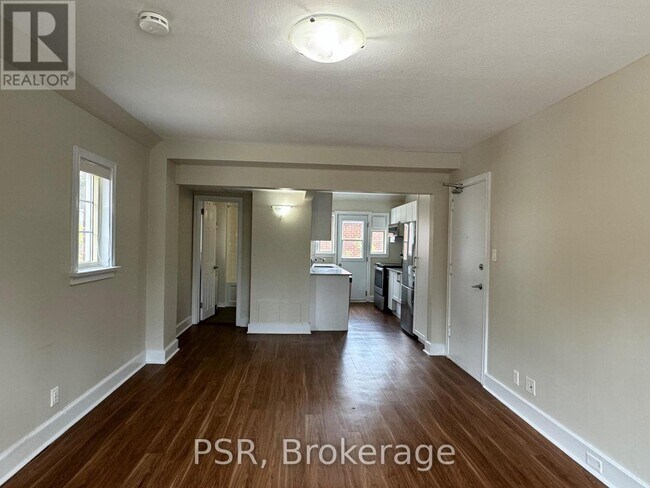 1353 Bayview Ave in Toronto, ON - Building Photo - Building Photo