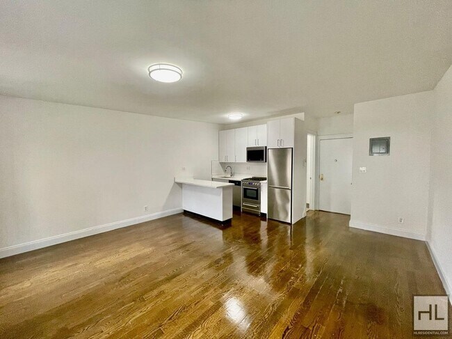 EAST 65 STREET in New York, NY - Building Photo - Building Photo