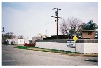 Mulberry Manor in Bakersfield, CA - Foto de edificio - Building Photo