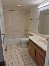 3138 Waialae Ave, Unit 1012 in Honolulu, HI - Foto de edificio - Building Photo