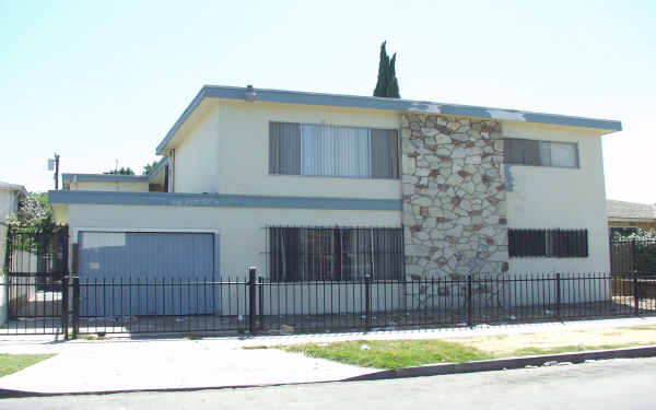 1550 W Summit St in Long Beach, CA - Foto de edificio