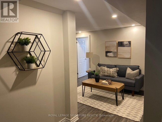 property at 9 Kingsway Gate