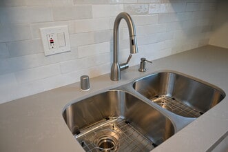 8130 W 83rd St, Unit 3 in Los Angeles, CA - Building Photo - Building Photo