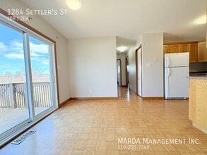 1284 Settler's St in Windsor, ON - Building Photo - Building Photo